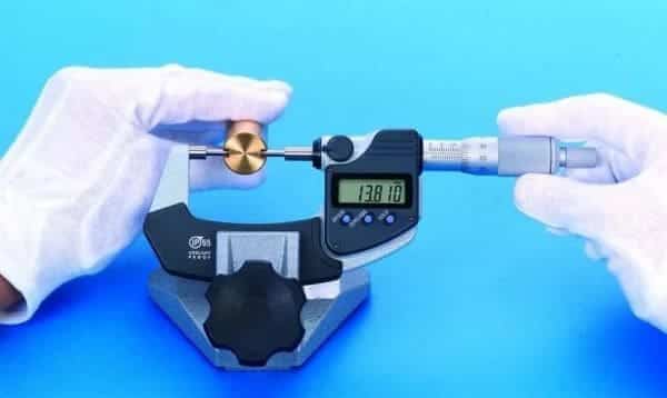 How to Use A Micrometer 