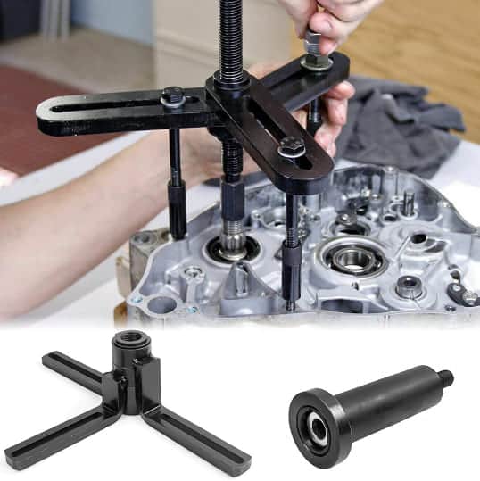 Crank remover mounting tool for motorcycle